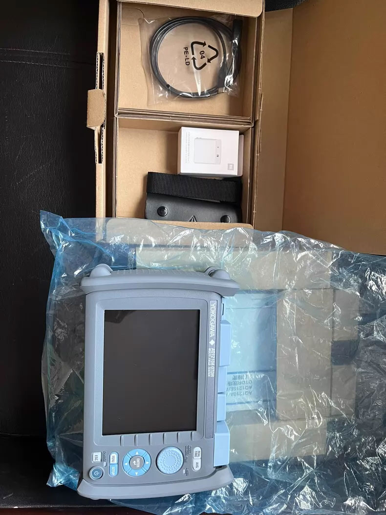 Optical Time Domain Reflectometer Otdr 1310 1550Nm - ブランド純正 横河電機 AQ1000 OTDR 光時間領域反射率計 1310/1550nm